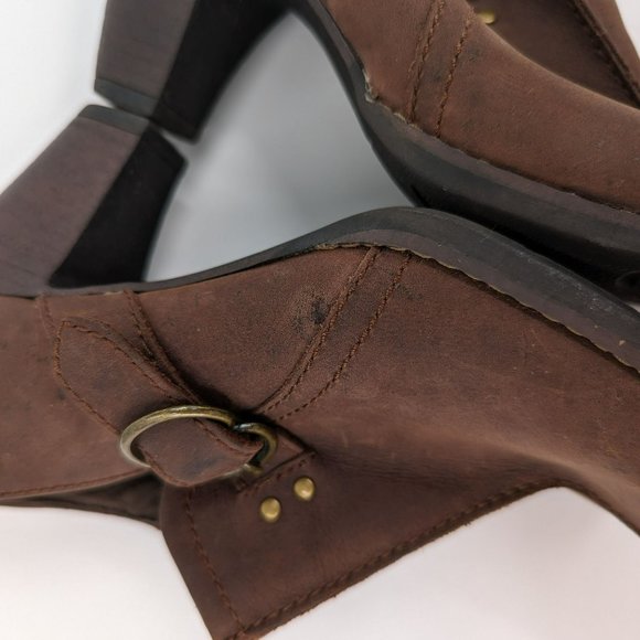 Clarks Carlisle Booties 7 Cafe Brown Oily Leather Side Zip Buckle Accent Heeled - Picture 10 of 13